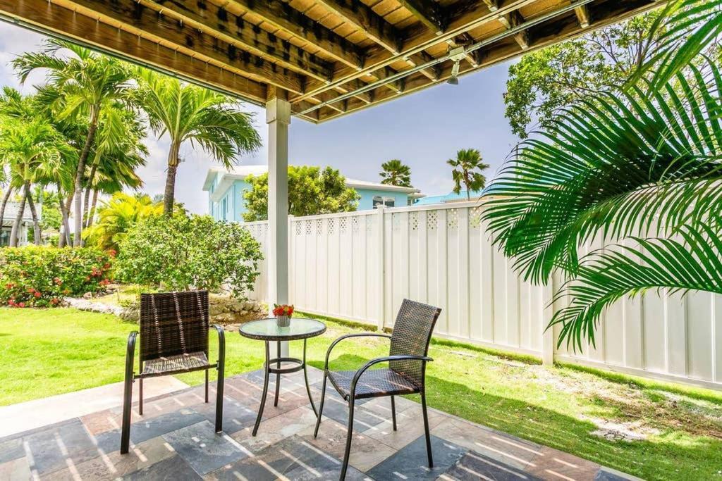 Beach Living At Island Pine Villas Blp George Town Exterior foto